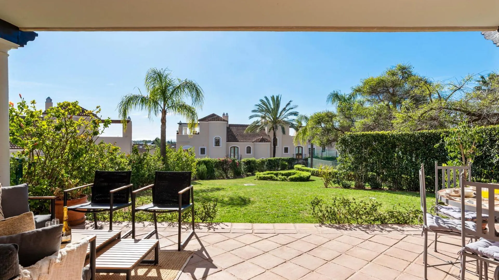 בית נופש אסטפונה Townhouse In Paraiso
